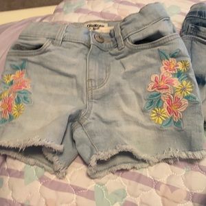Two pairs of old navel jean shorts size 4t